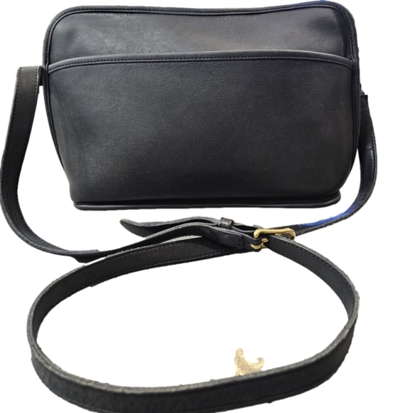 Coach Handbags - Vintage COACH "Oliver Bag"